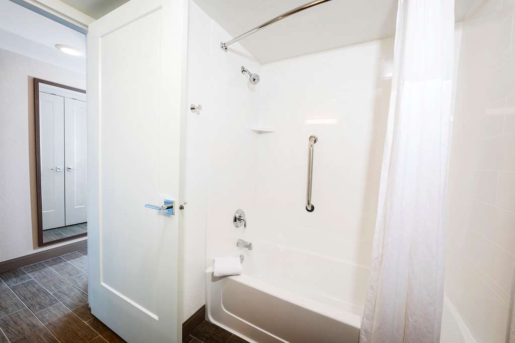 Hampton Inn Virginia Beach-Oceanfront North Image