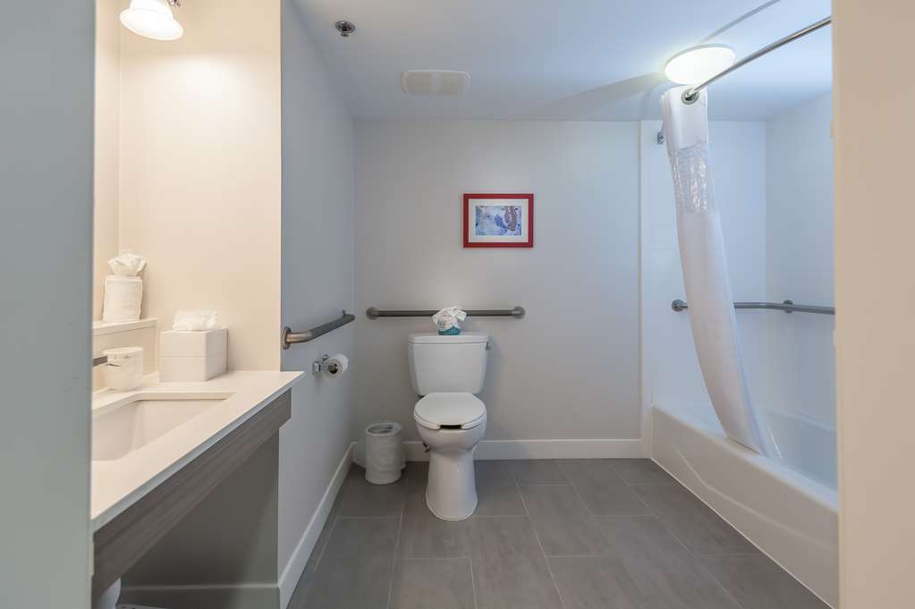 Hampton Inn East Windsor Image