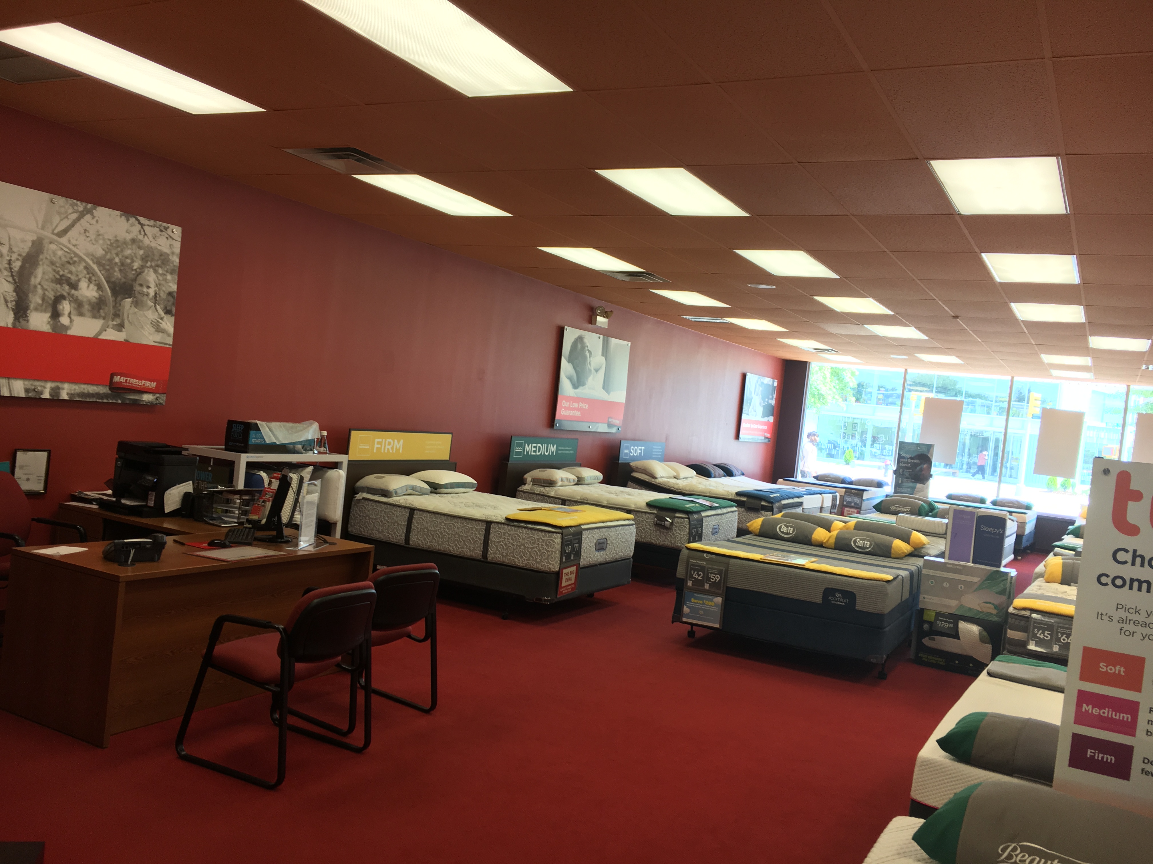 Mattress Firm Glen Oaks Photo