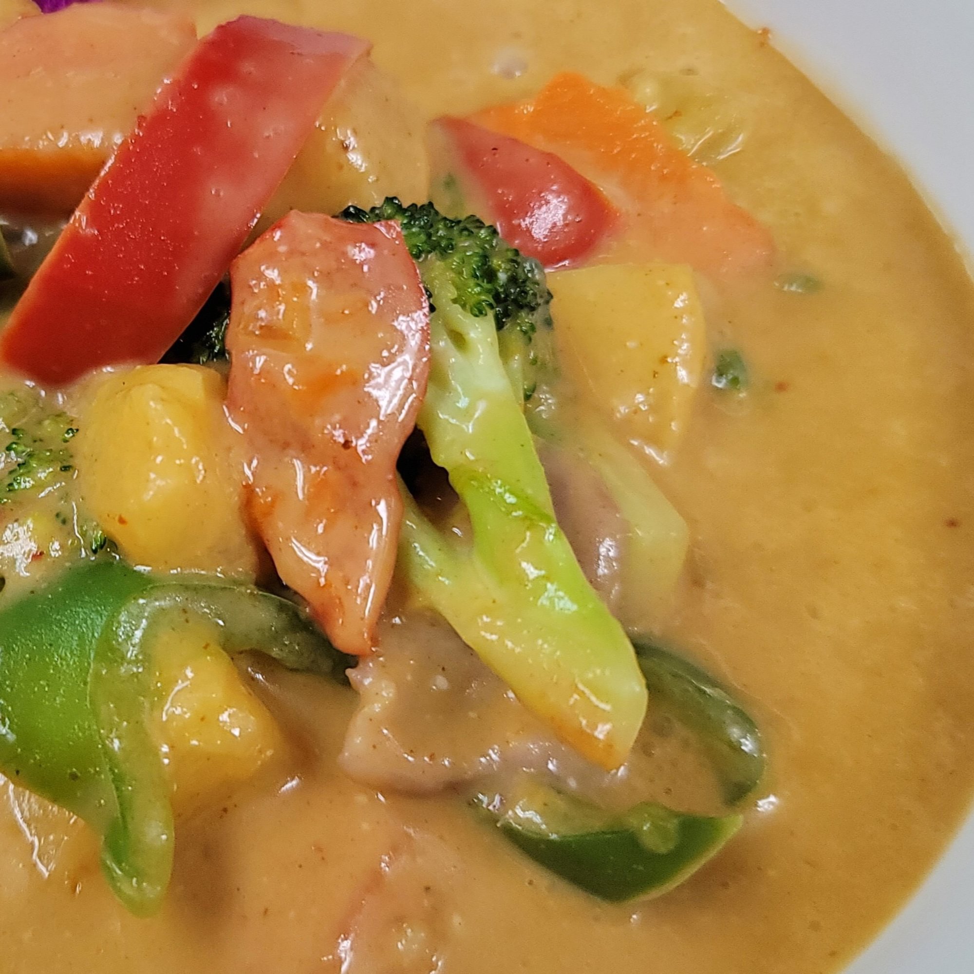 CURRY SURPRISE HALF PAN