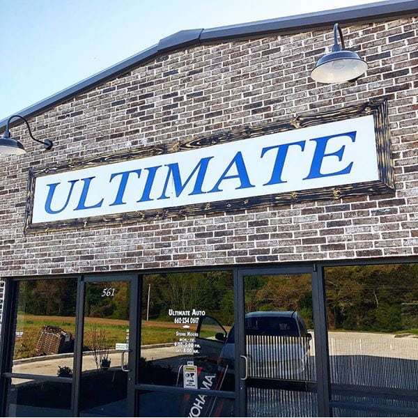 Ultimate Auto Logo