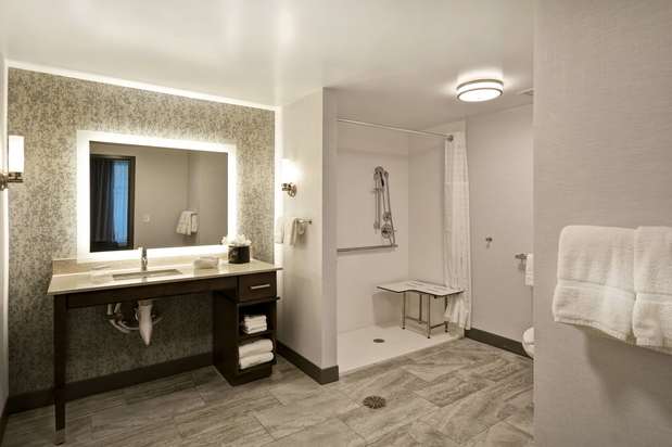 Images Homewood Suites by Hilton Warren Detroit