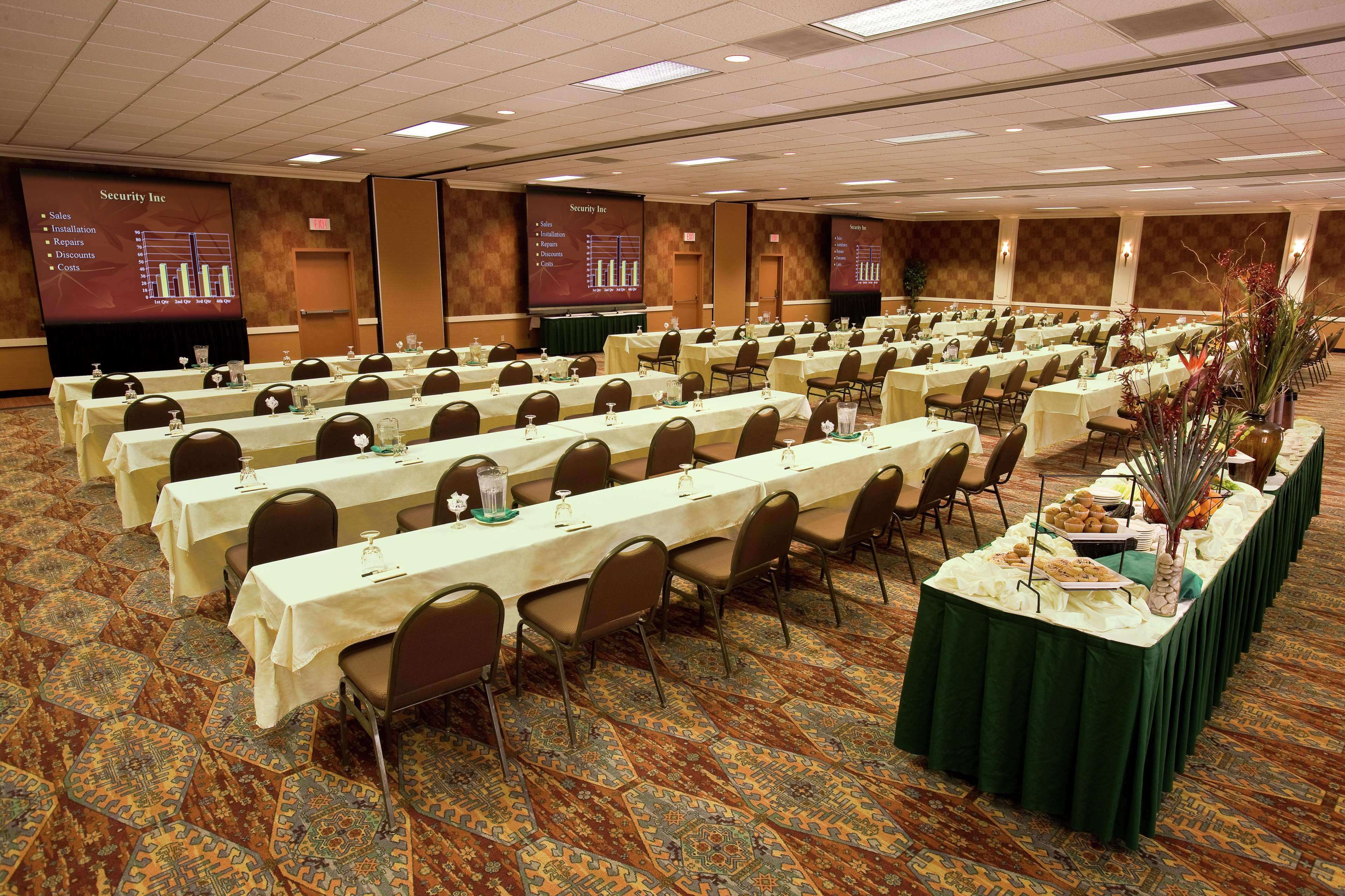 DoubleTree Suites by Hilton Hotel Tucson Airport Photo