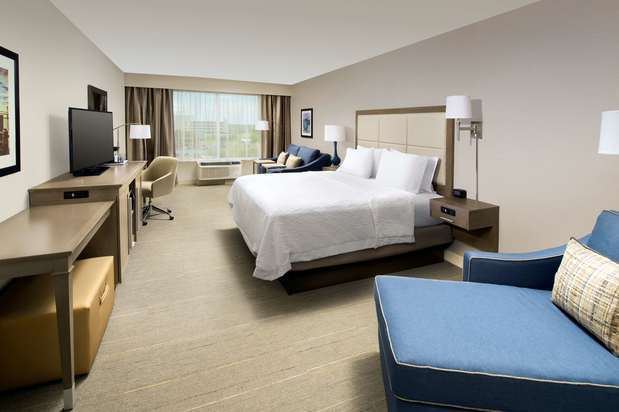 Images Hampton Inn Wilmington Downtown