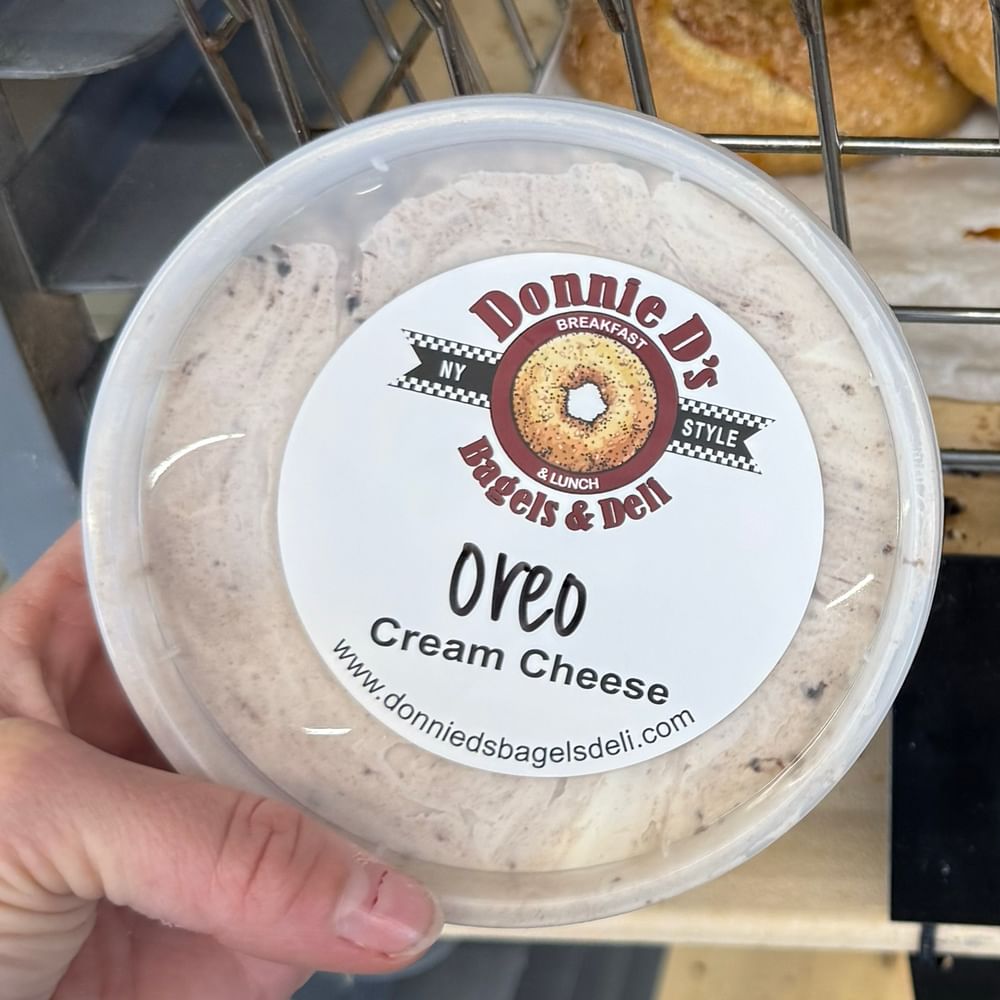 Oreo Cream Cheese 2oz.