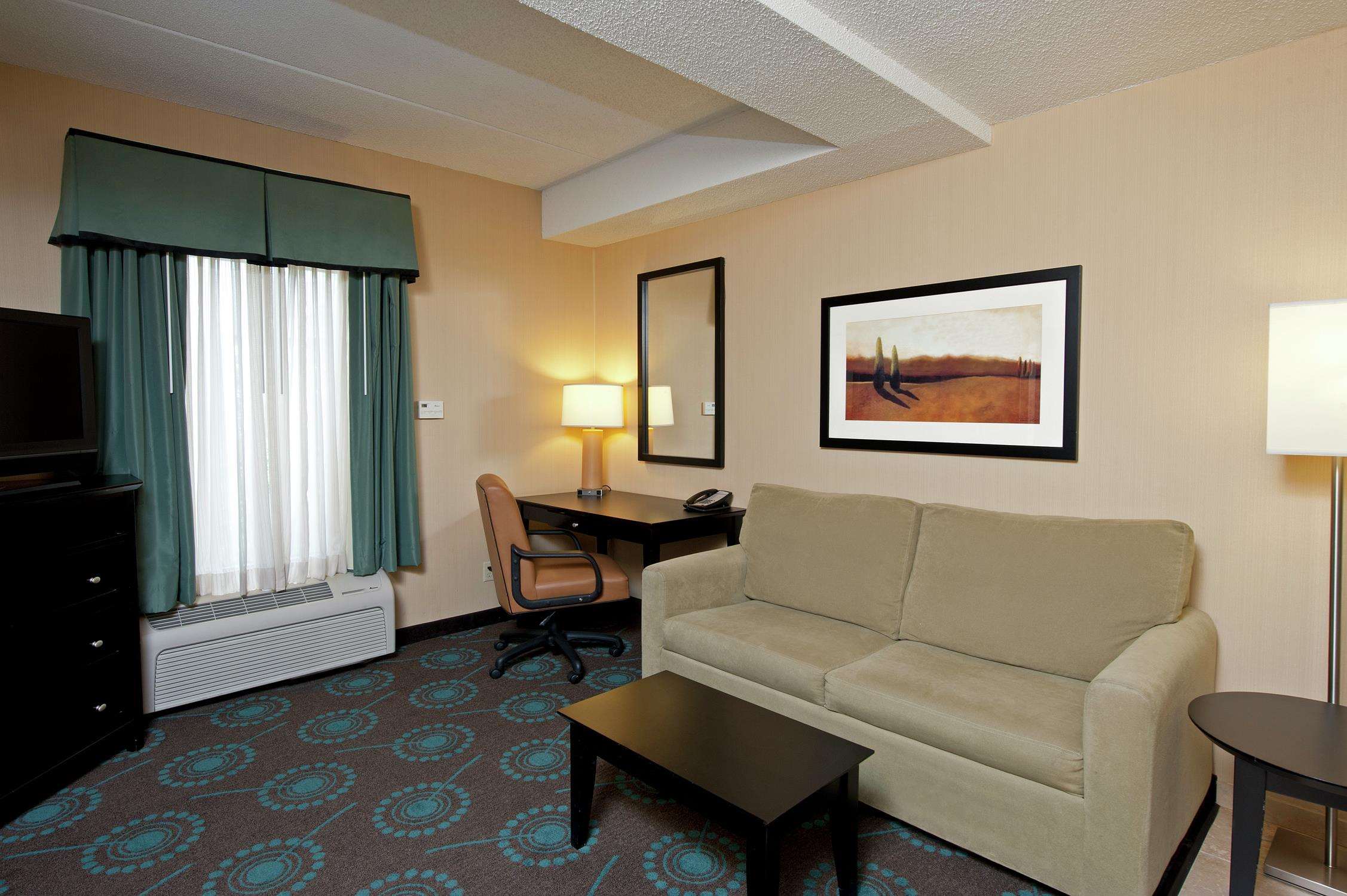 Hampton Inn Bloomington Photo