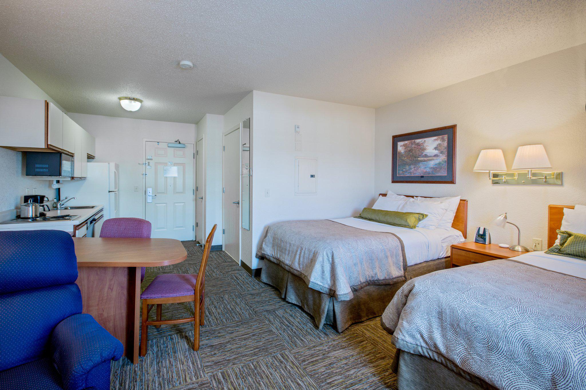 Candlewood Suites Appleton Photo