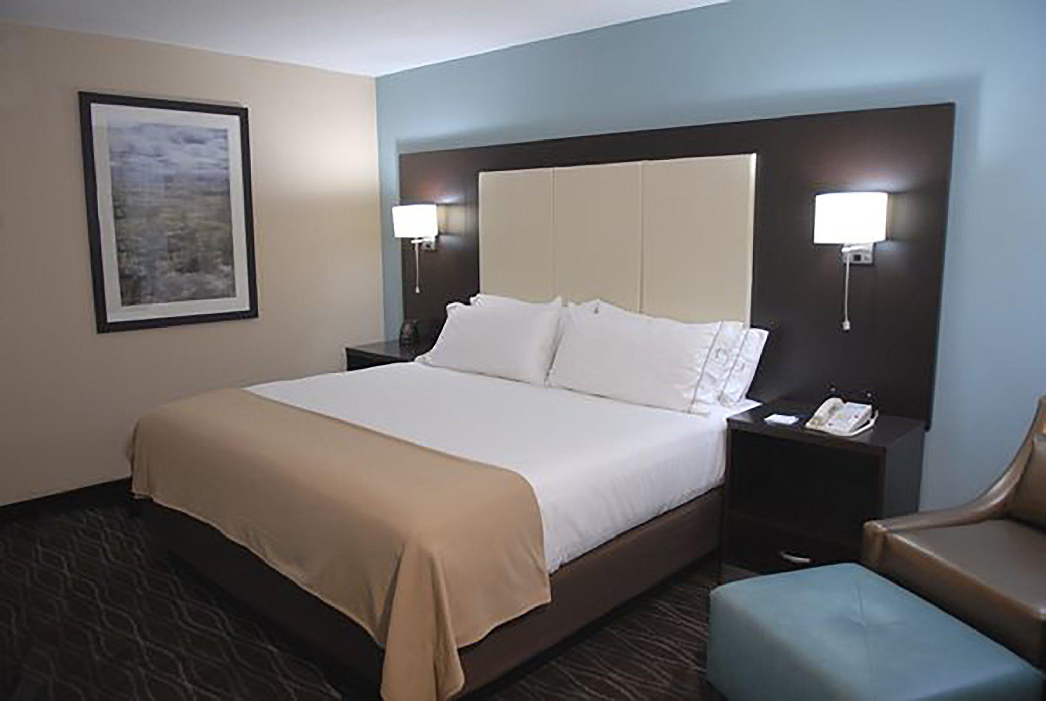 Holiday Inn Express Boise-University Area Photo