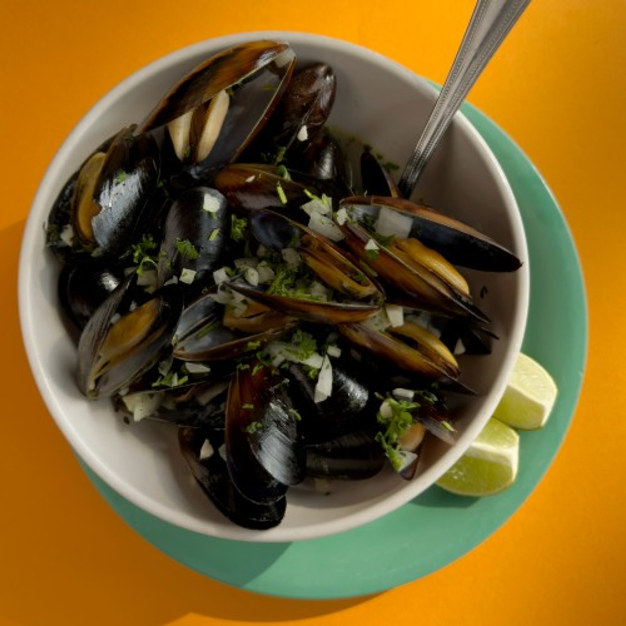 Mussels in Garlic and Wine