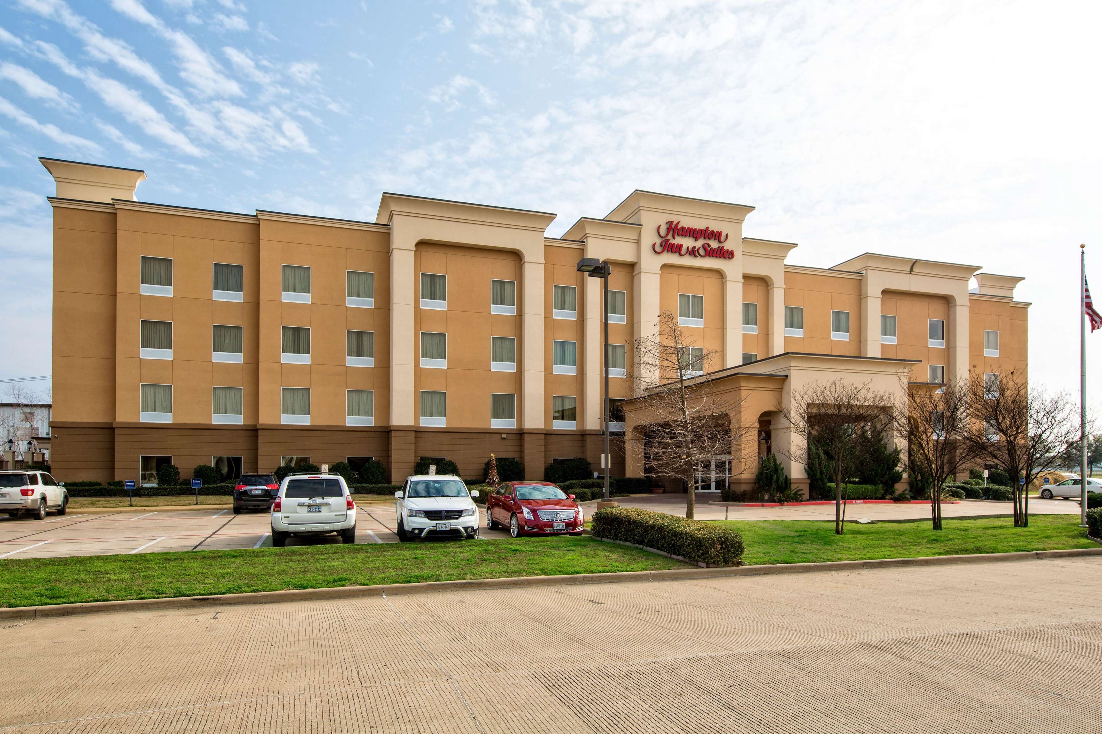 Hampton Inn & Suites Corsicana Photo