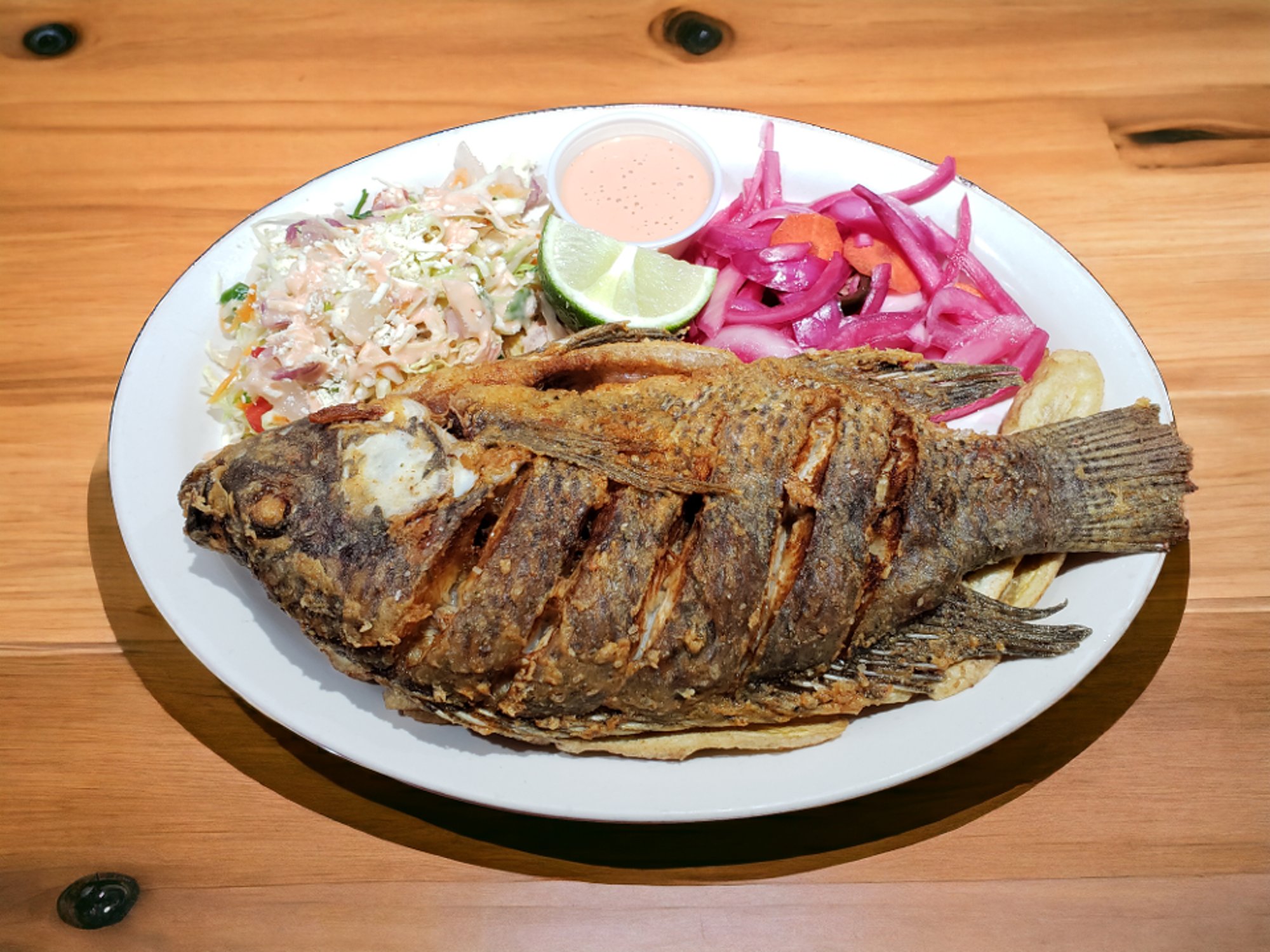 Pescado Con Tajadas 🐠