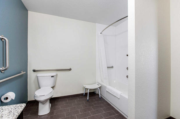 Images Sleep Inn & Suites Ankeny - Des Moines