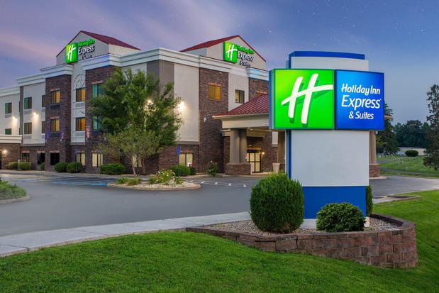 Images Holiday Inn Express & Suites Lewisburg, an IHG Hotel
