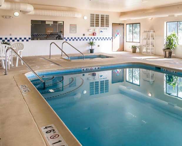 Images Comfort Suites