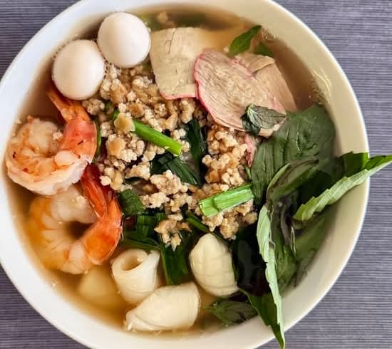N8 / Pork Seafood Noodle Soup - Hủ Tíu Nam Vang