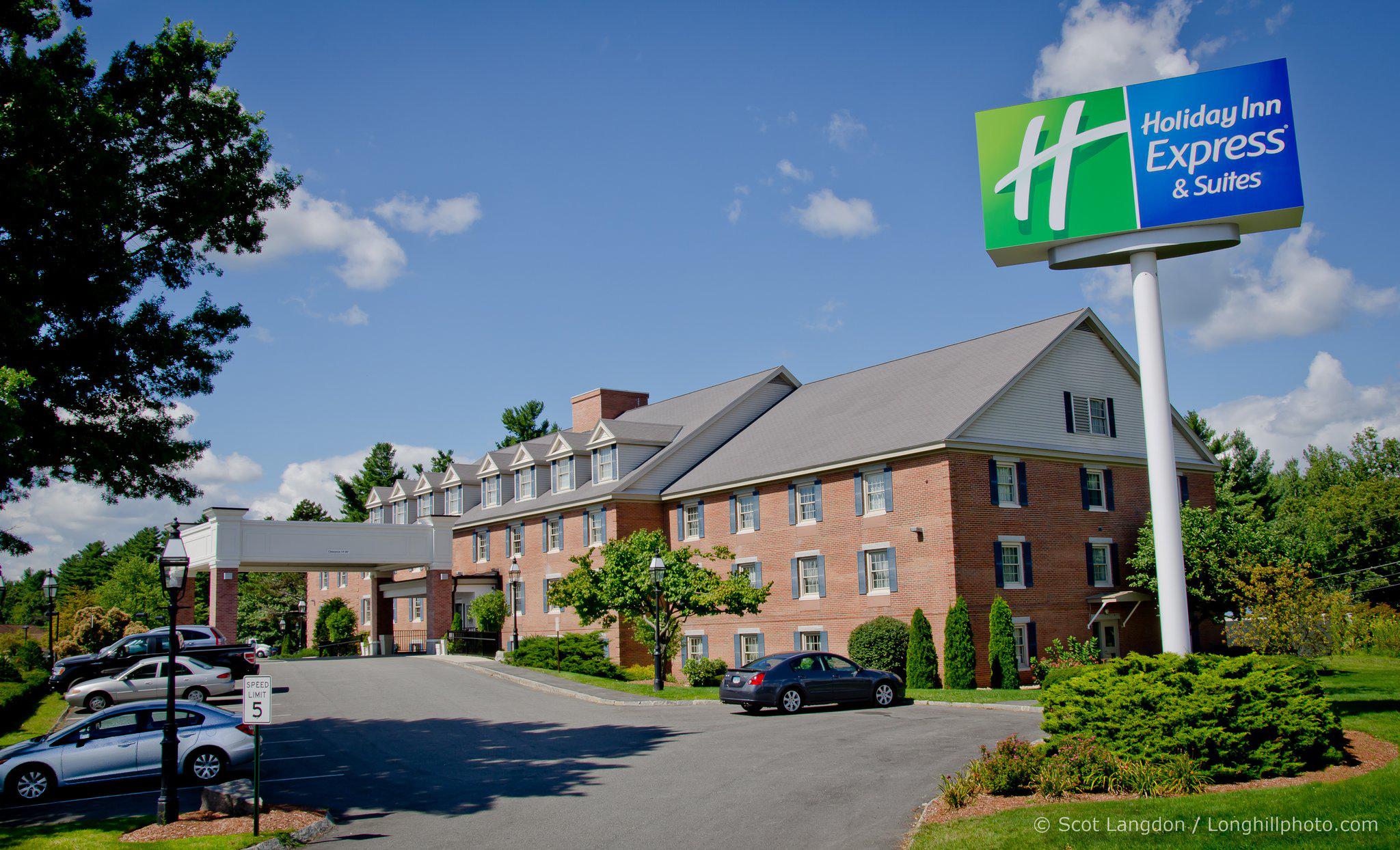 Holiday Inn Express & Suites Merrimack Photo