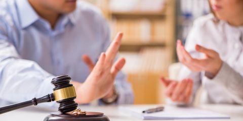 What Happens During a Divorce Hearing & Trial?