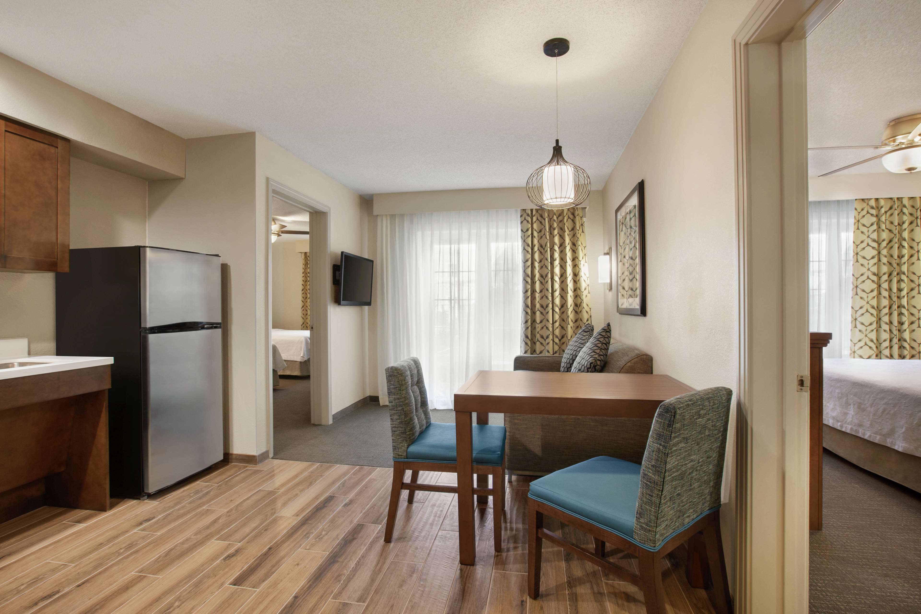 Homewood Suites by Hilton Kansas City-Airport Photo