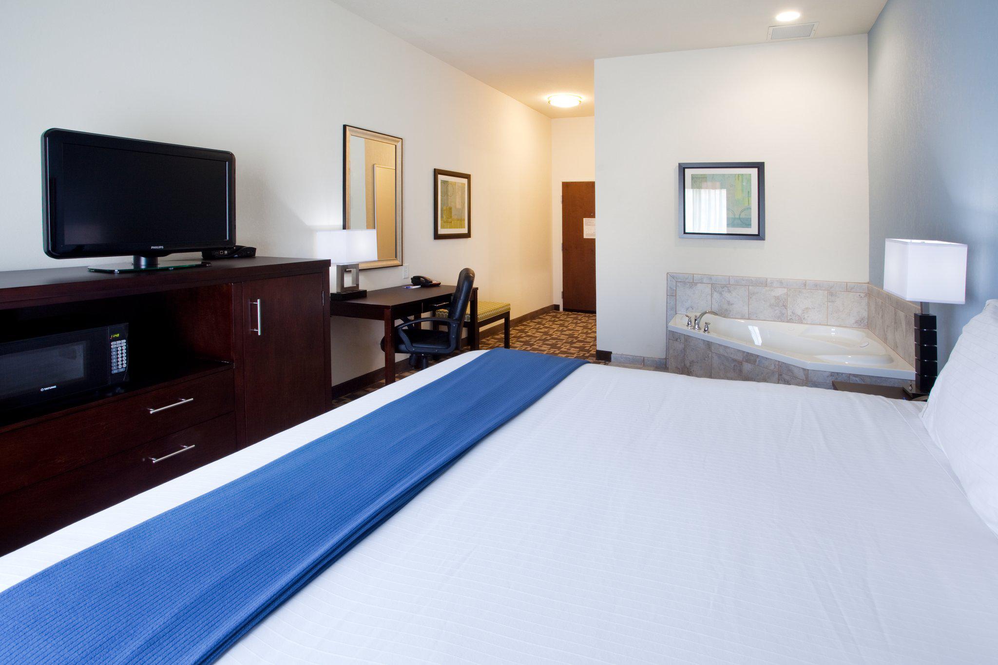 Holiday Inn Express & Suites Atlanta Arpt West - Camp Creek Photo