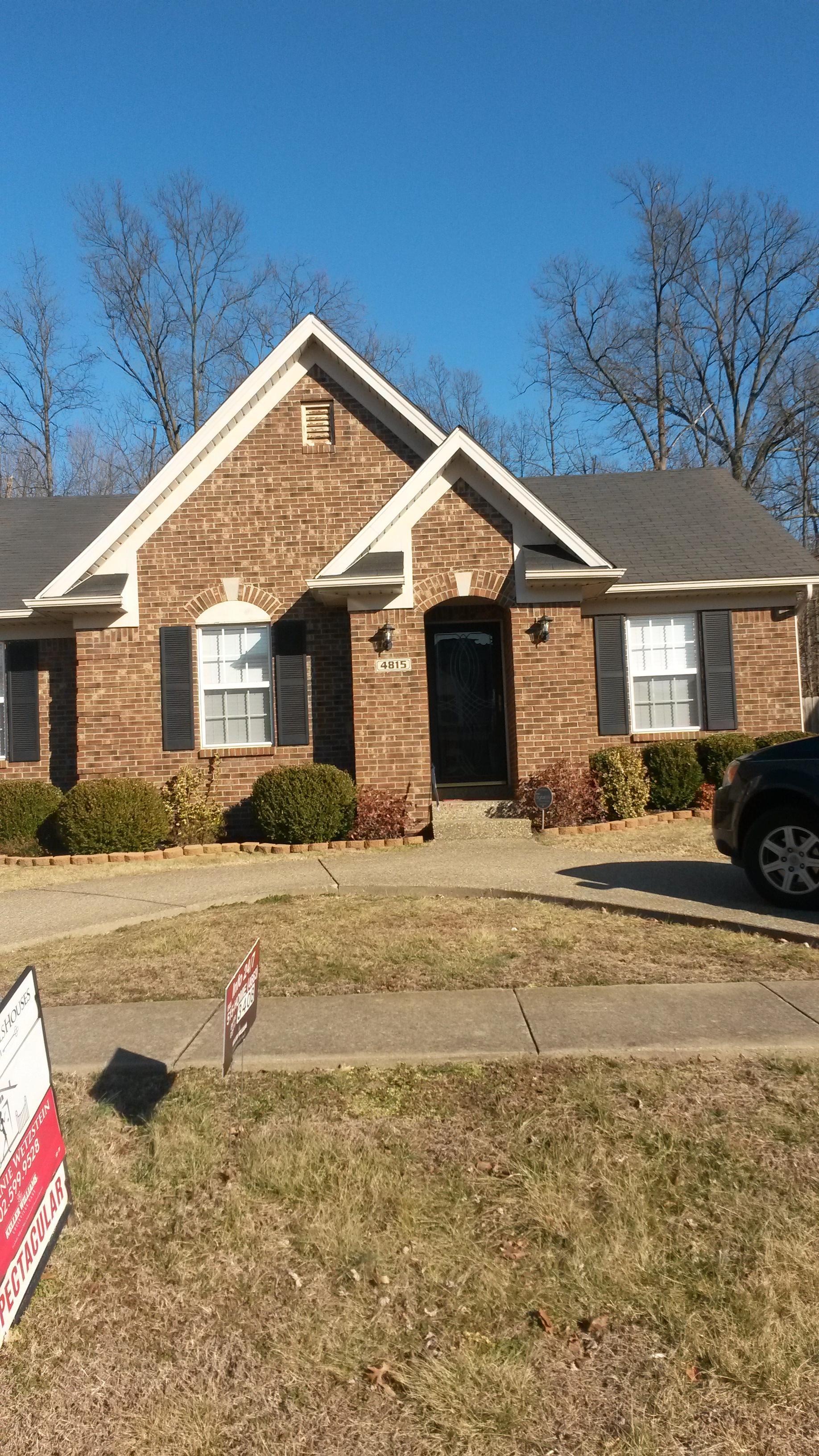 nice home with a circular driveway located in 40229