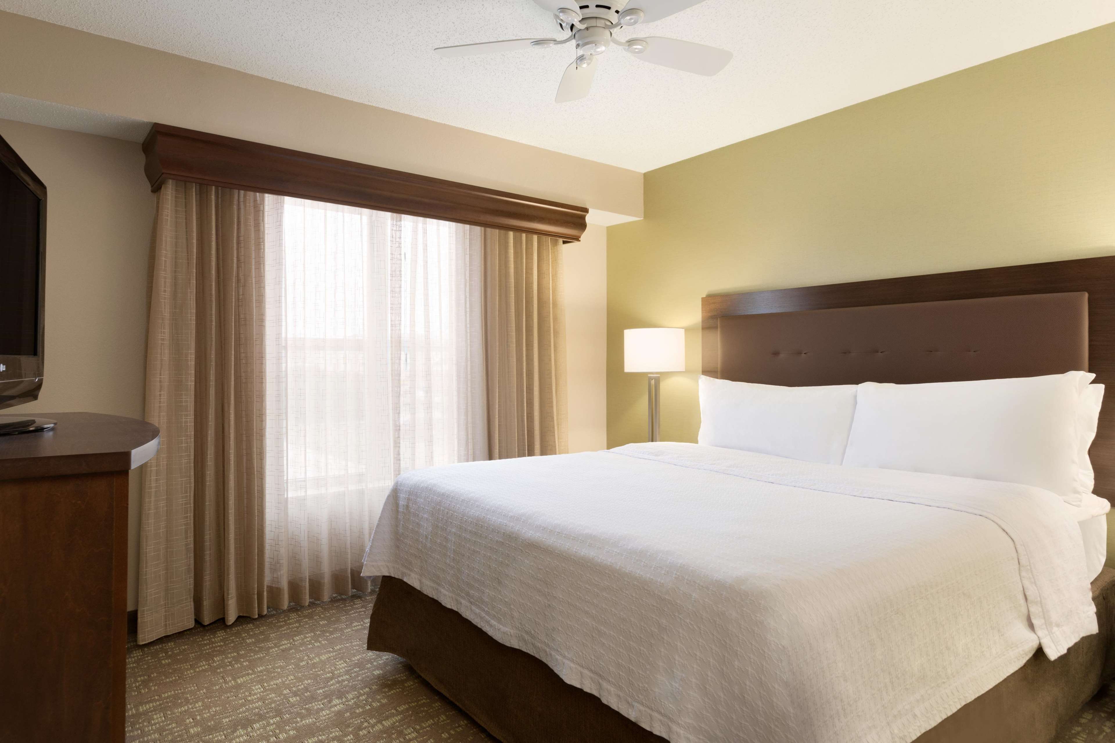 Homewood Suites by Hilton Toledo-Maumee Photo