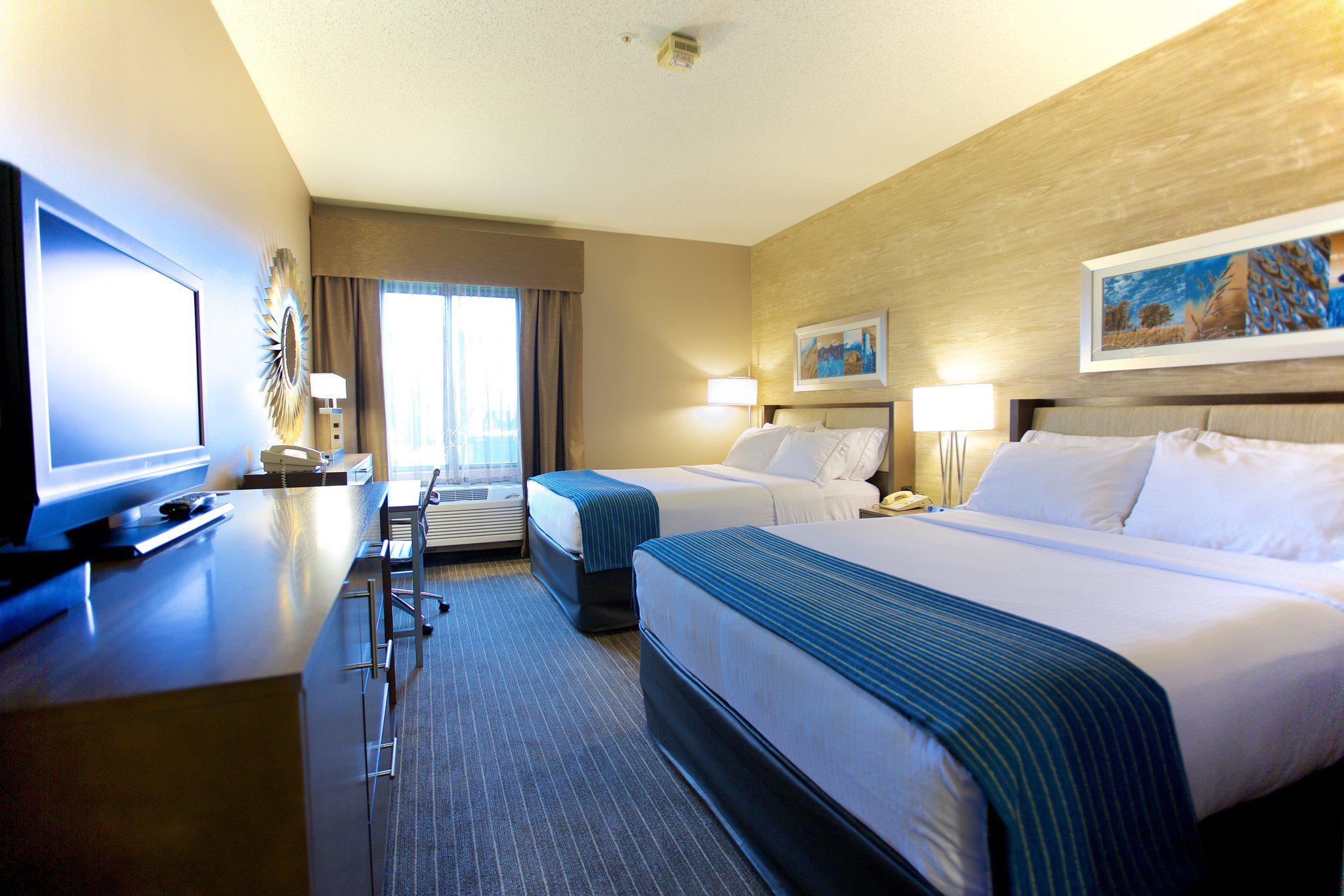 Holiday Inn Express Fargo-West Acres Photo