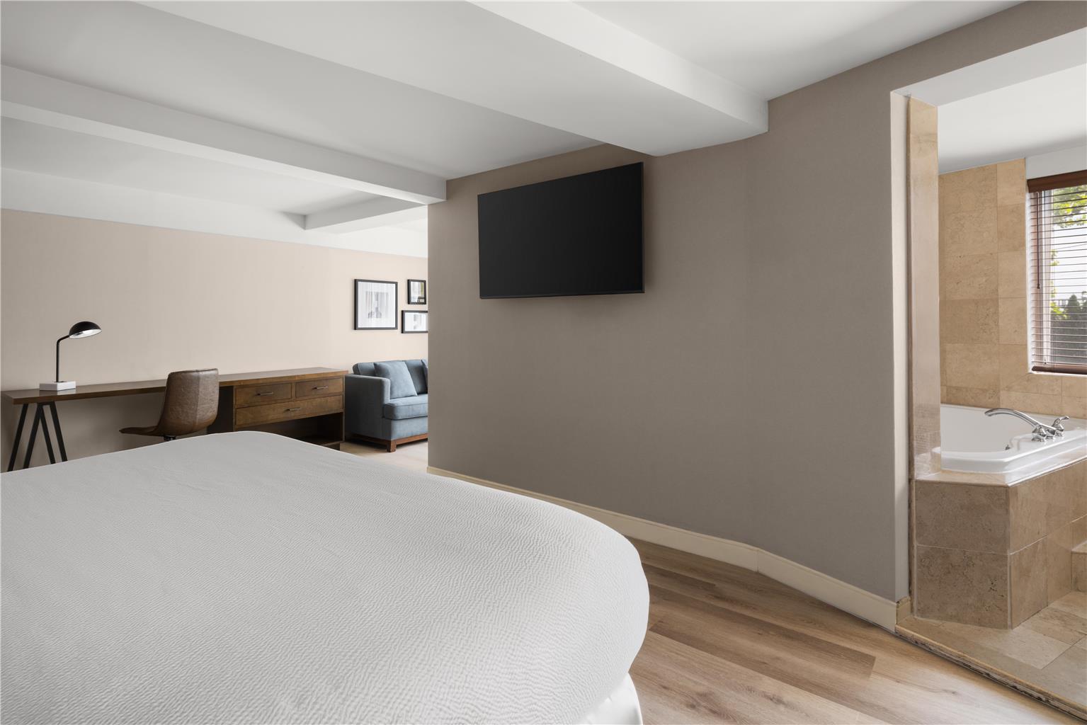 Best Western Premier Plainview-Long Island Hotel Image