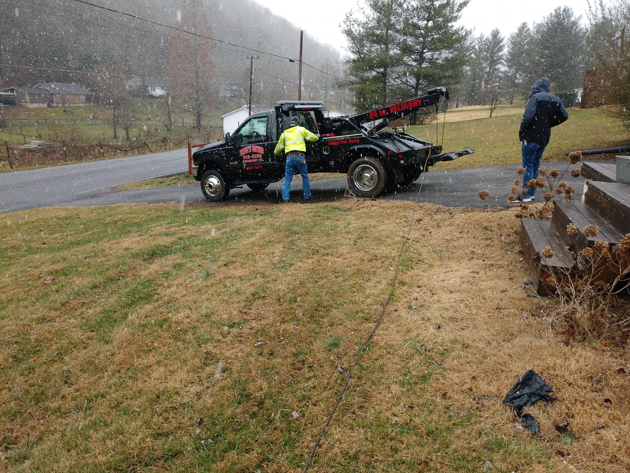 Steve's Towing Photo