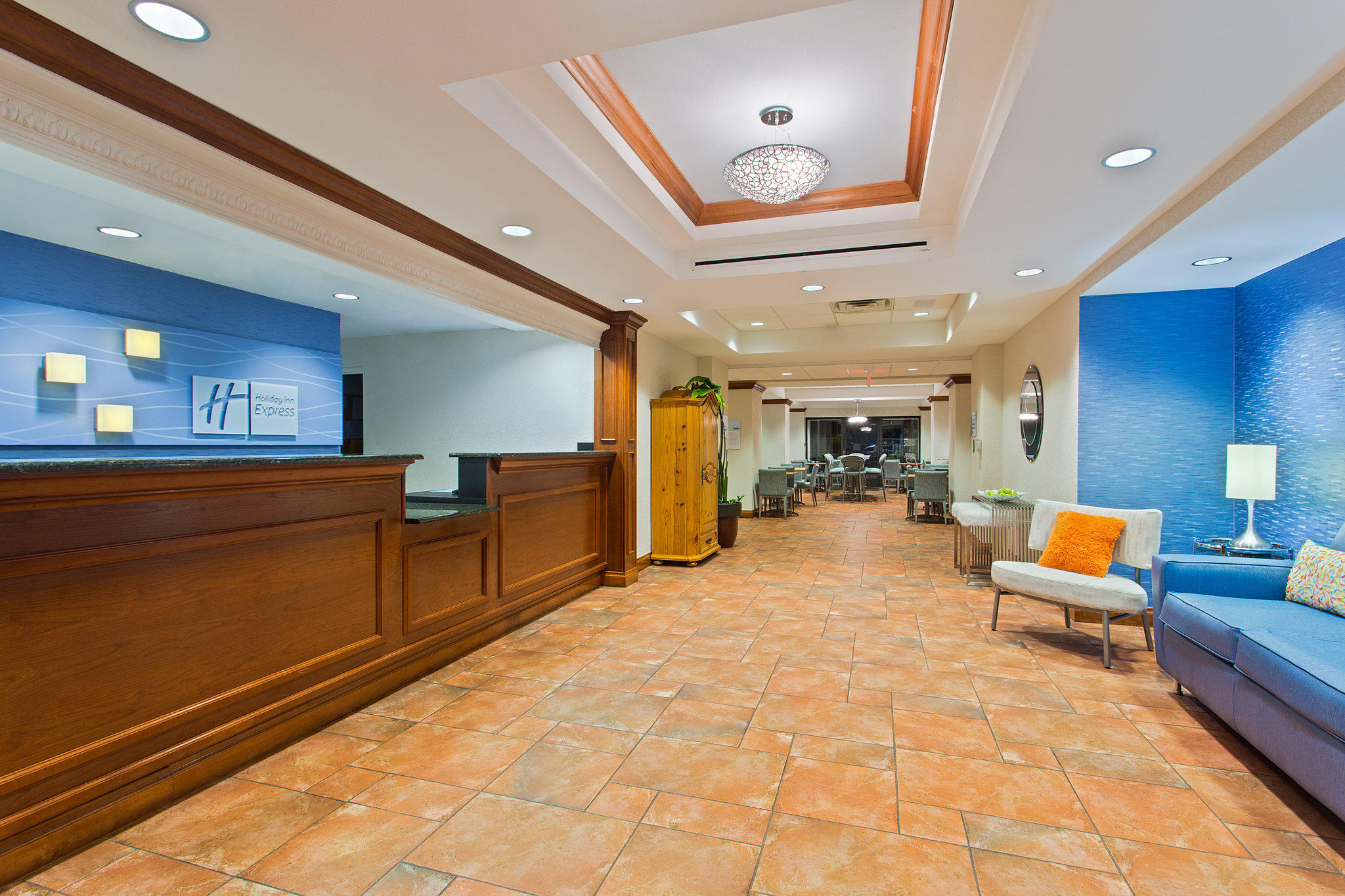 Holiday Inn Express & Suites Clearwater North/Dunedin Photo