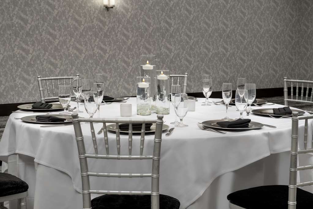 Embassy Suites by Hilton Springfield Image