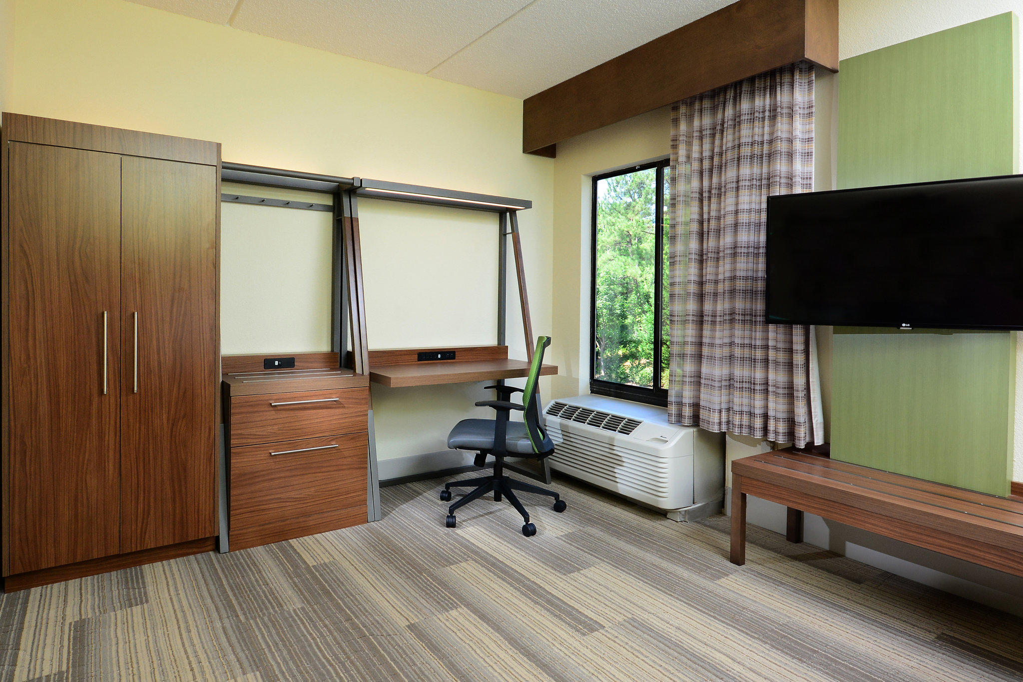 Holiday Inn Express & Suites Raleigh Durham Airport at Rtp Photo