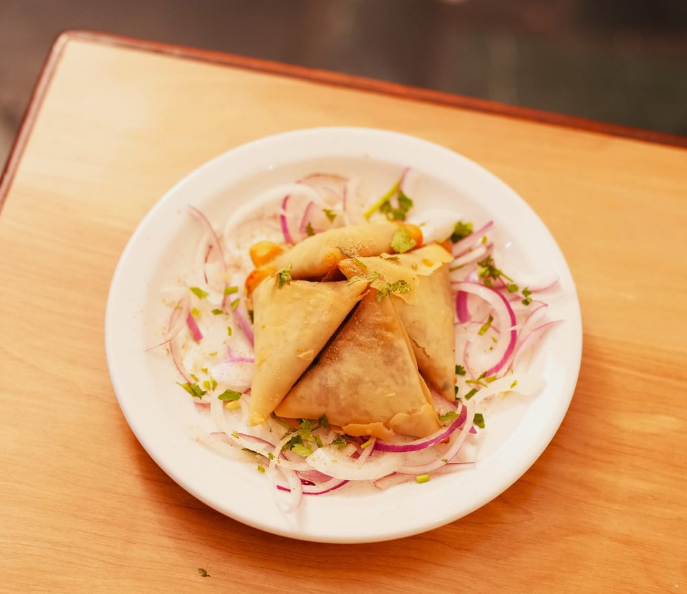 Onion Samosa (4 pcs)
