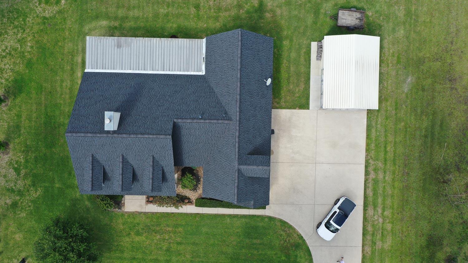 ELK Roofing & Construction Image