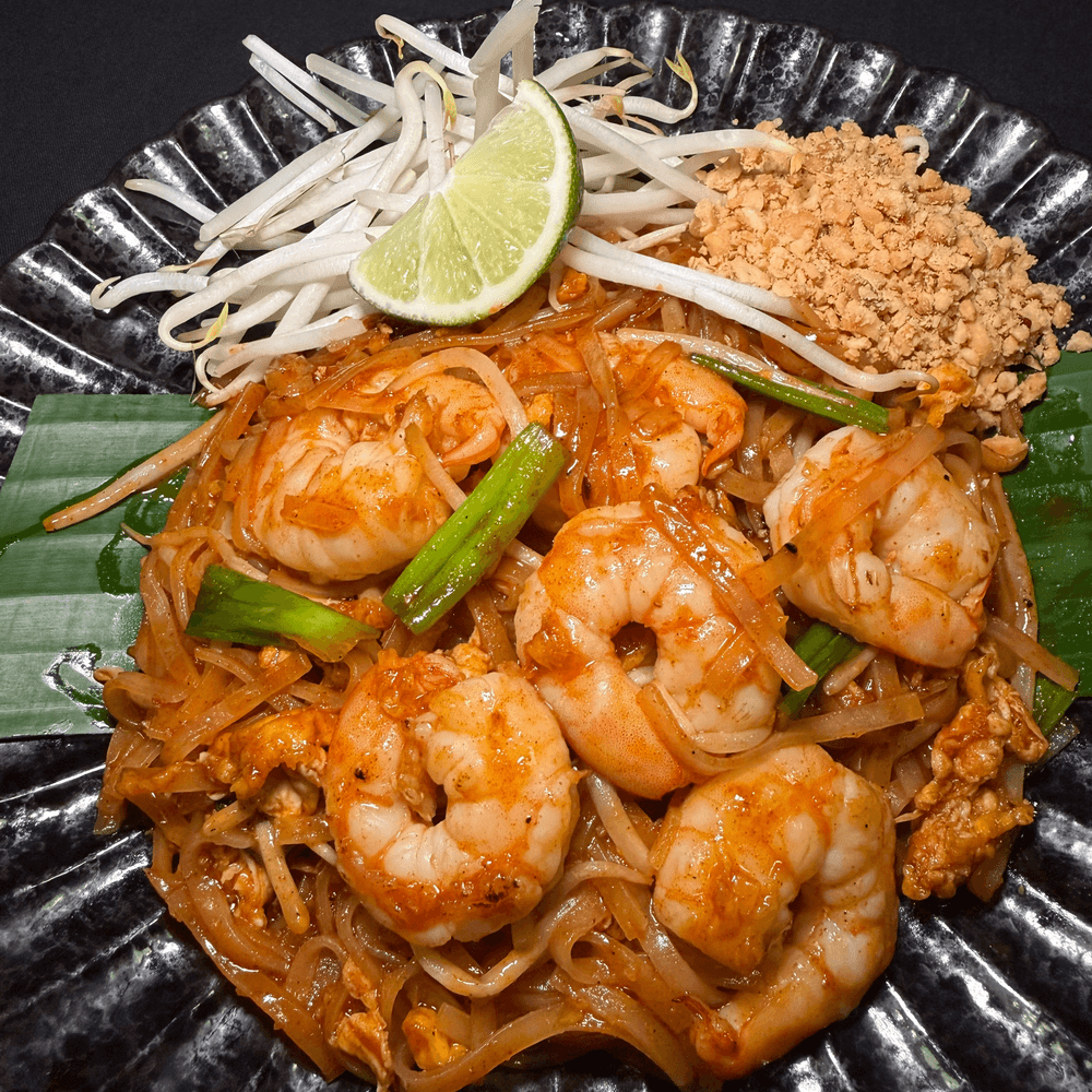 L: Pad thai
