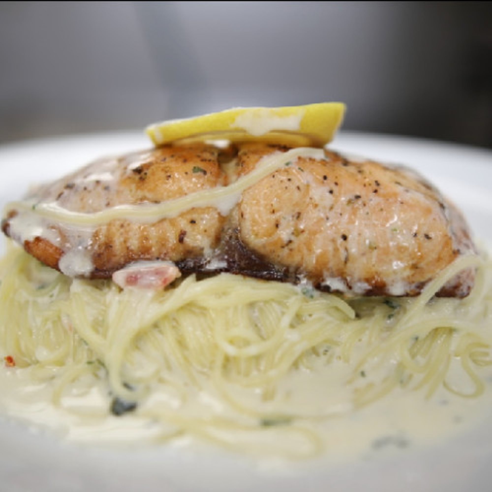 #7 Salmon Saporito Al Limone