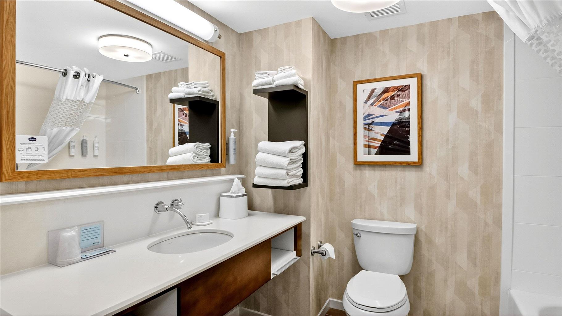 Hampton Inn & Suites Chippewa Falls Image