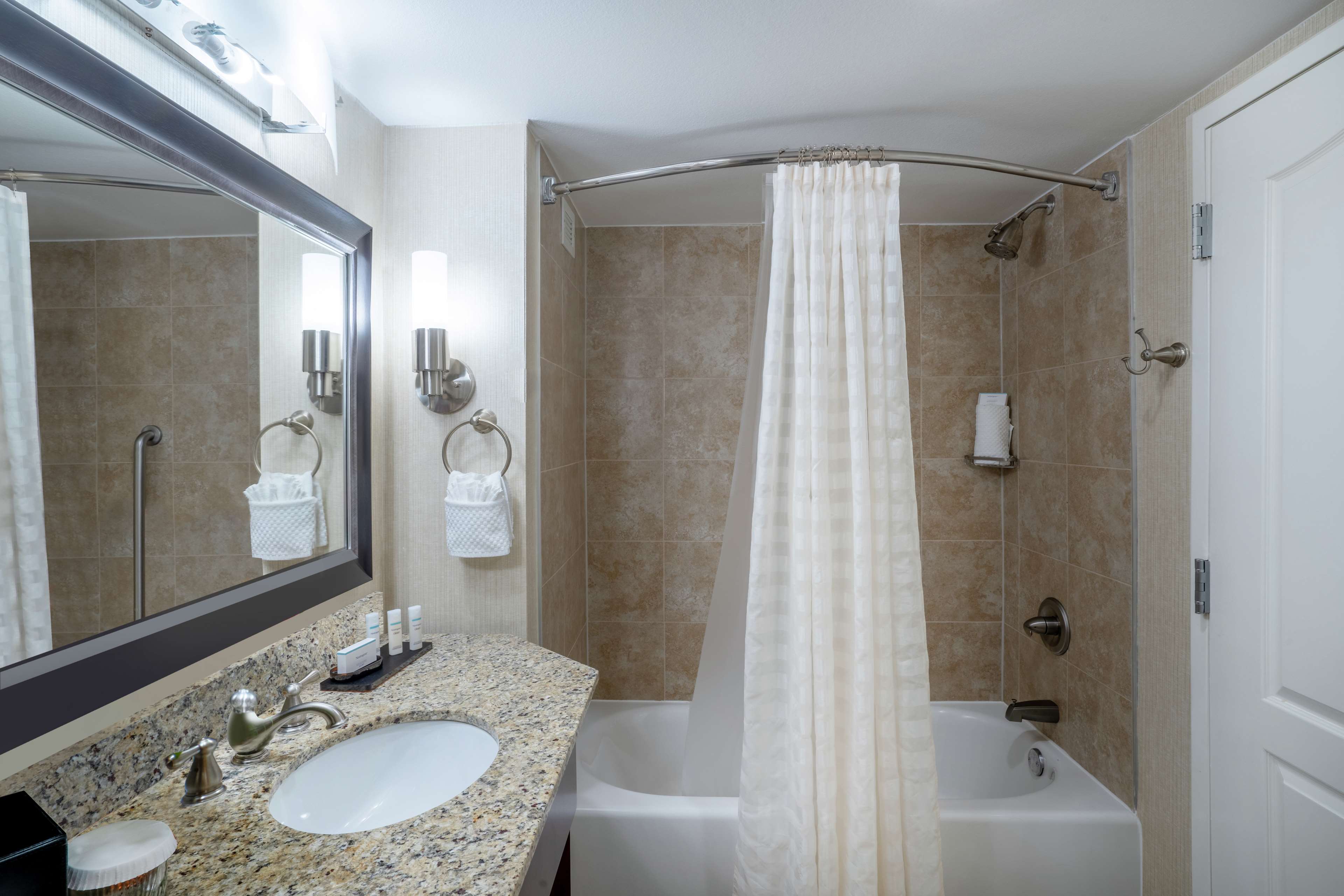 Guest room bath