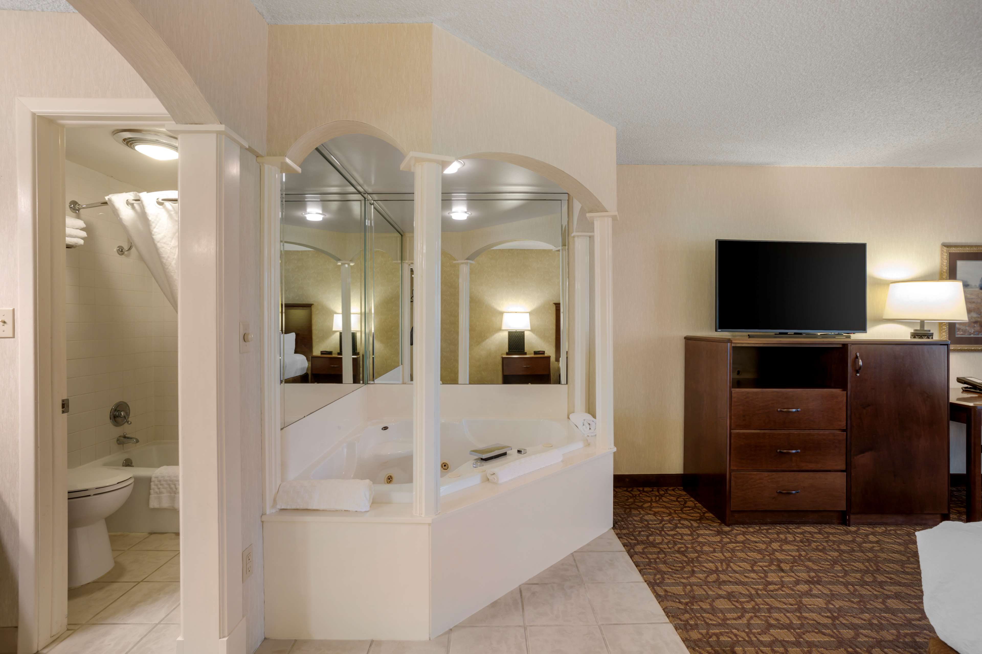 King Room - Jetted Tub
