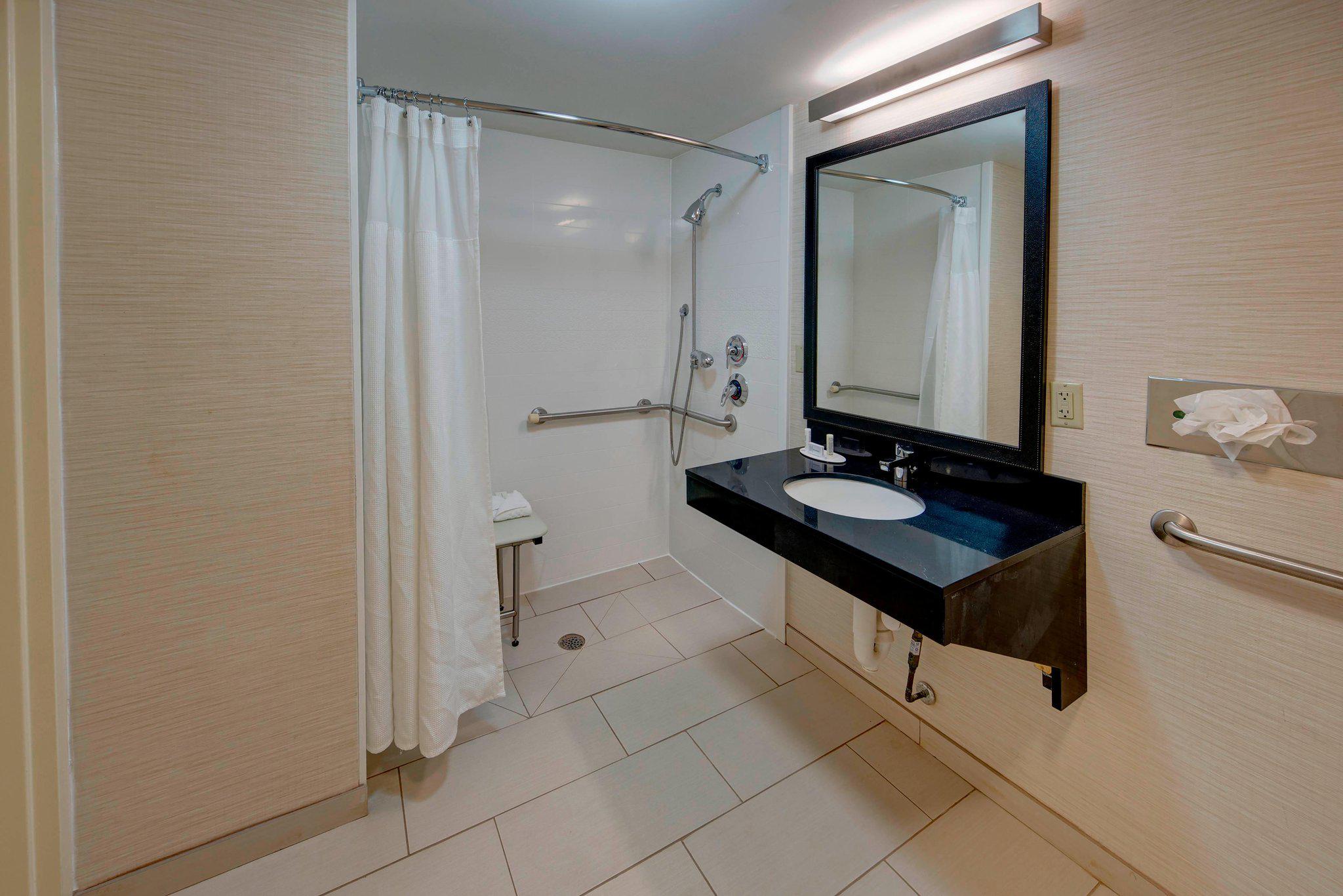 Fairfield Inn & Suites by Marriott Orlando Near Universal Orlando Resort Photo