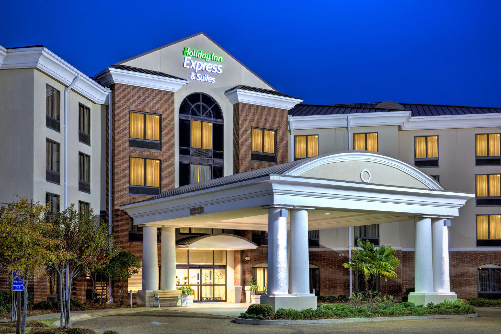 Holiday Inn Express & Suites Jackson - Flowood Photo