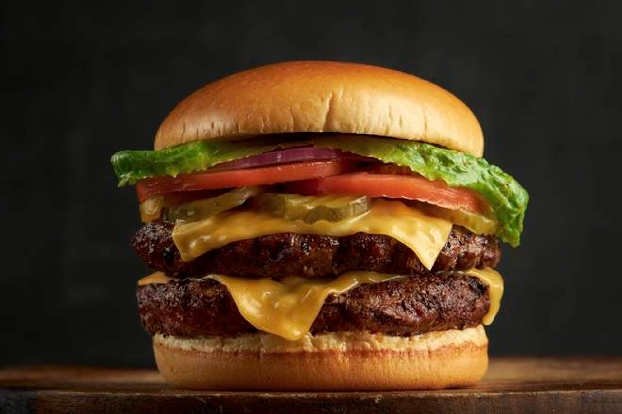 1 Lb Cheeseburger