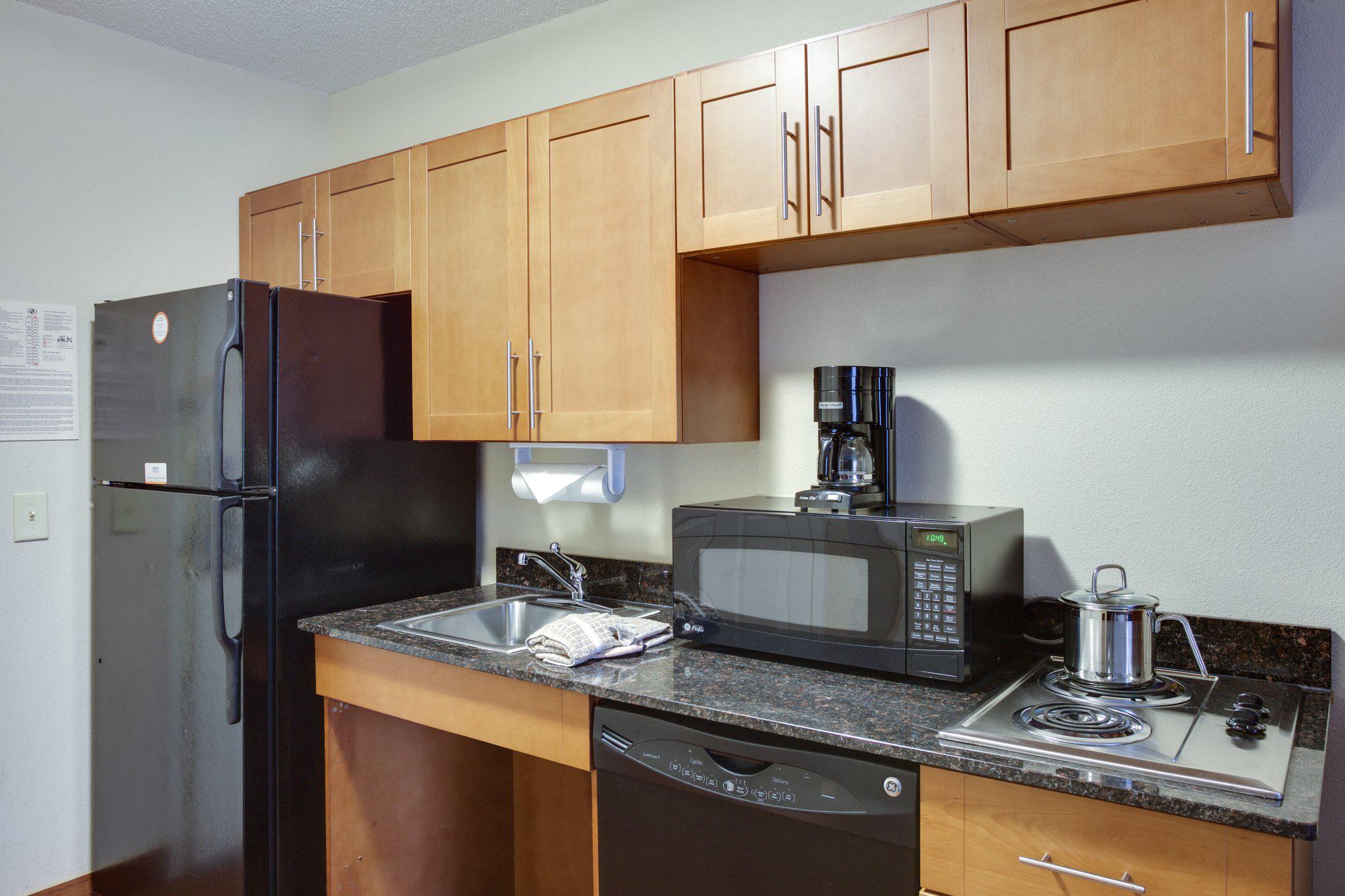 Candlewood Suites Richmond Airport Photo