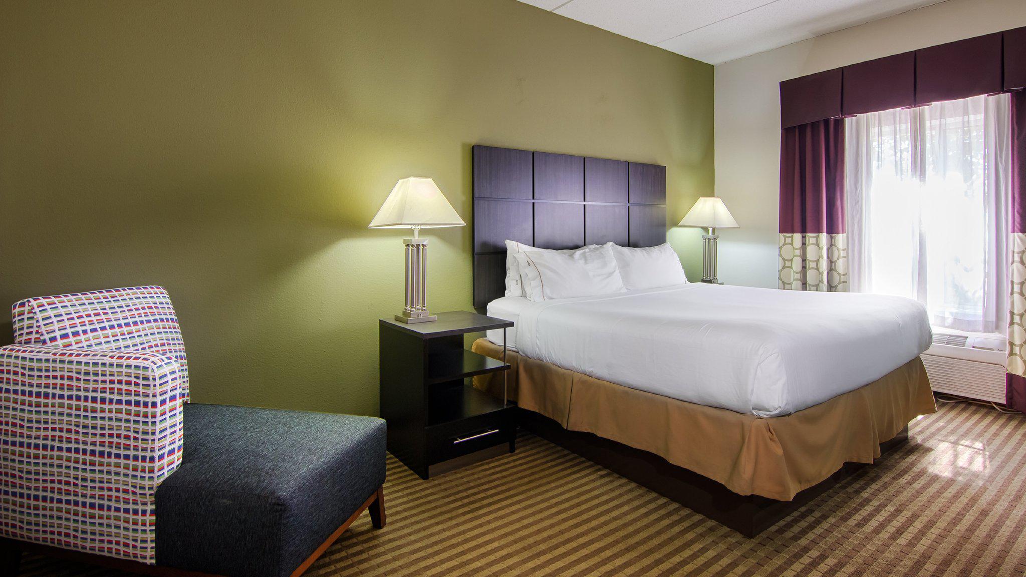 Holiday Inn Express & Suites Mooresville - Lake Norman Photo