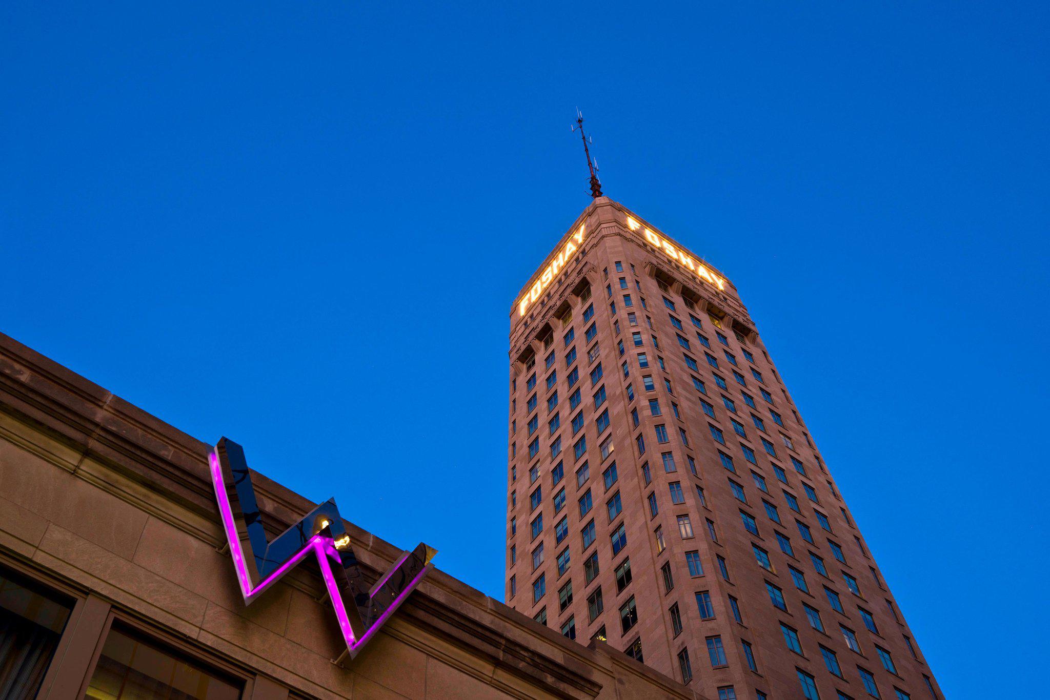 W Minneapolis - The Foshay Photo