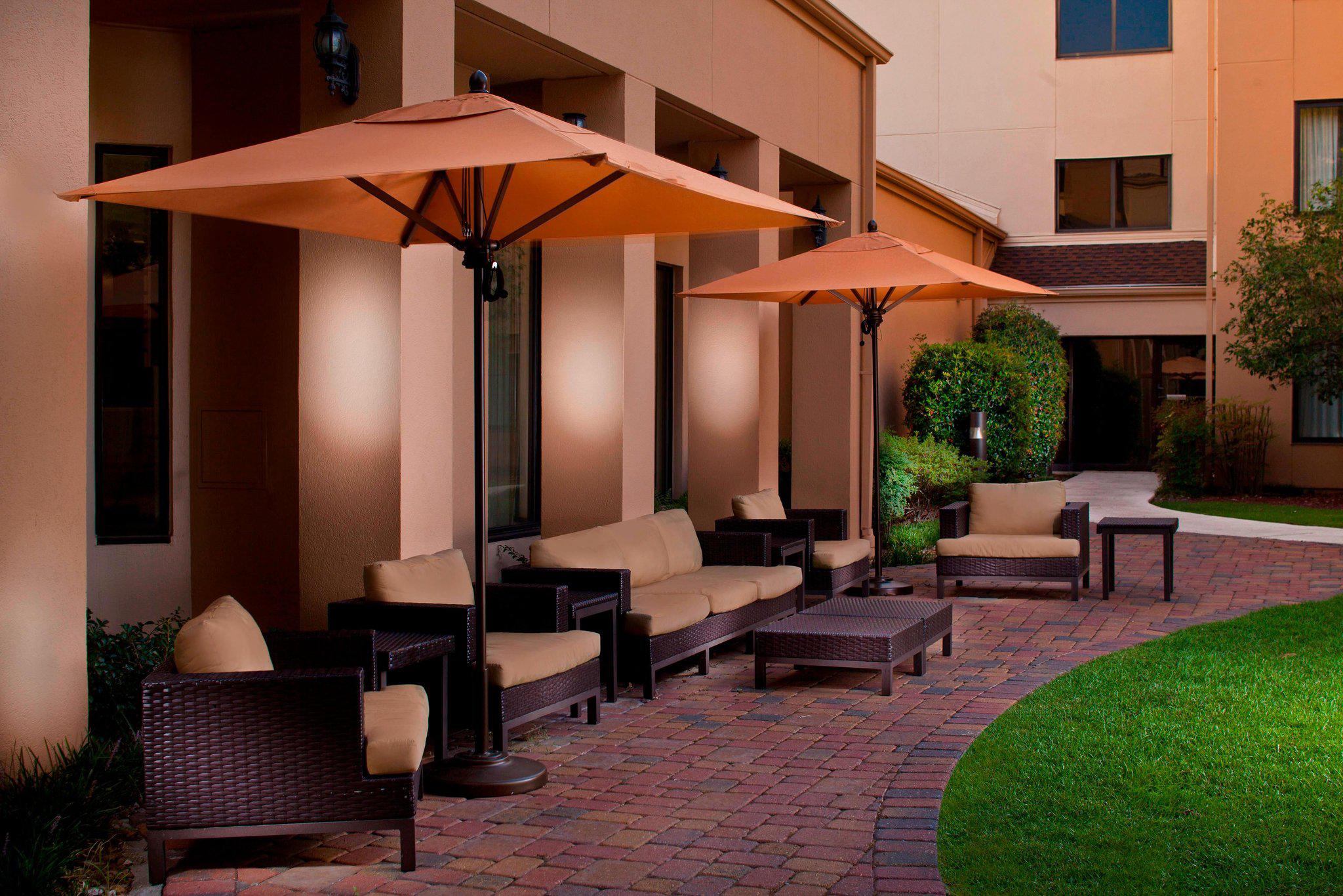 Courtyard by Marriott Baton Rouge Acadian Centre/LSU Area Photo