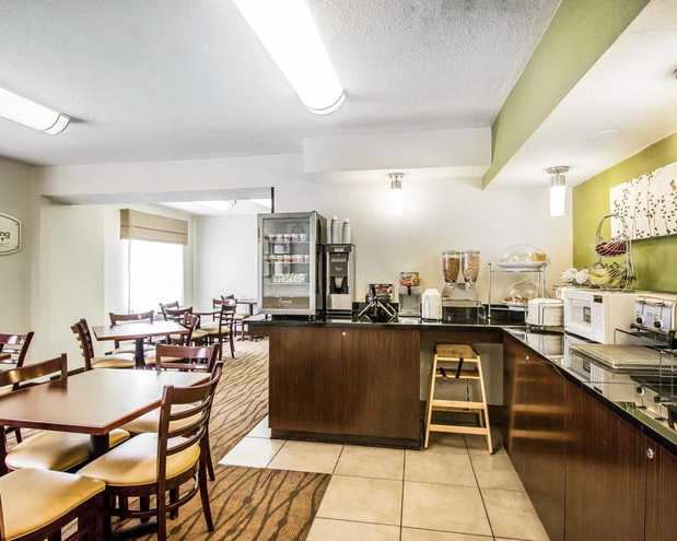 Images Sleep Inn & Suites Airport