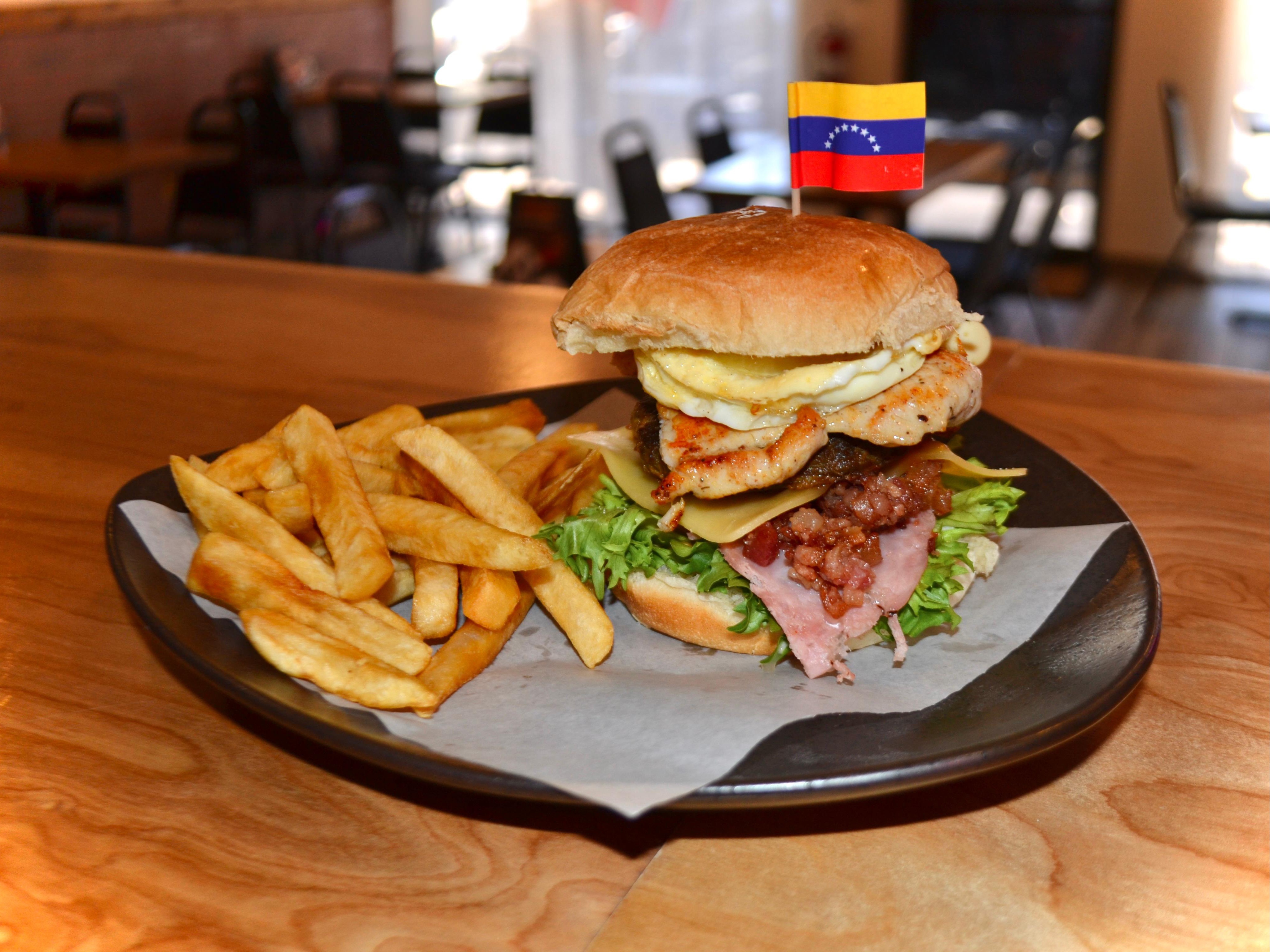 Signature Avila Burger / Hamburguesa Signature Ávila