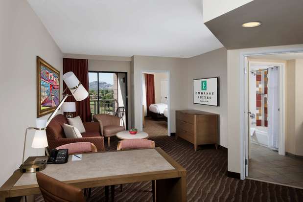 Images Embassy Suites by Hilton Phoenix Scottsdale