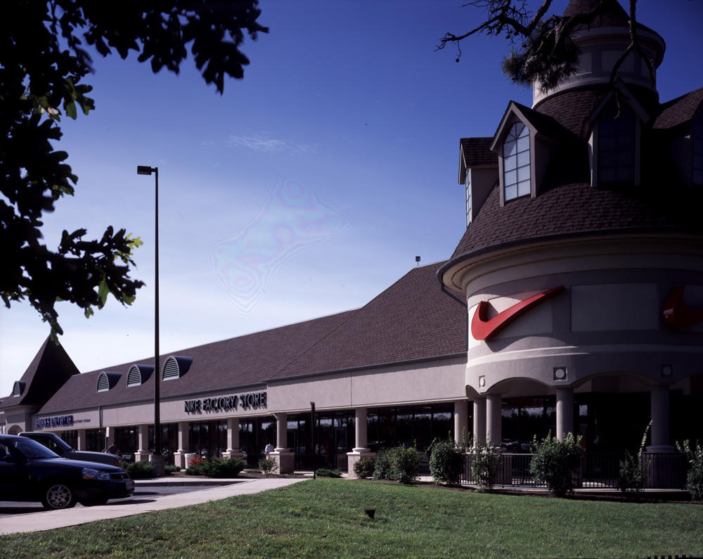 MAIDENFORM - 1 Premium Outlet Blvd, Tinton Falls, New Jersey