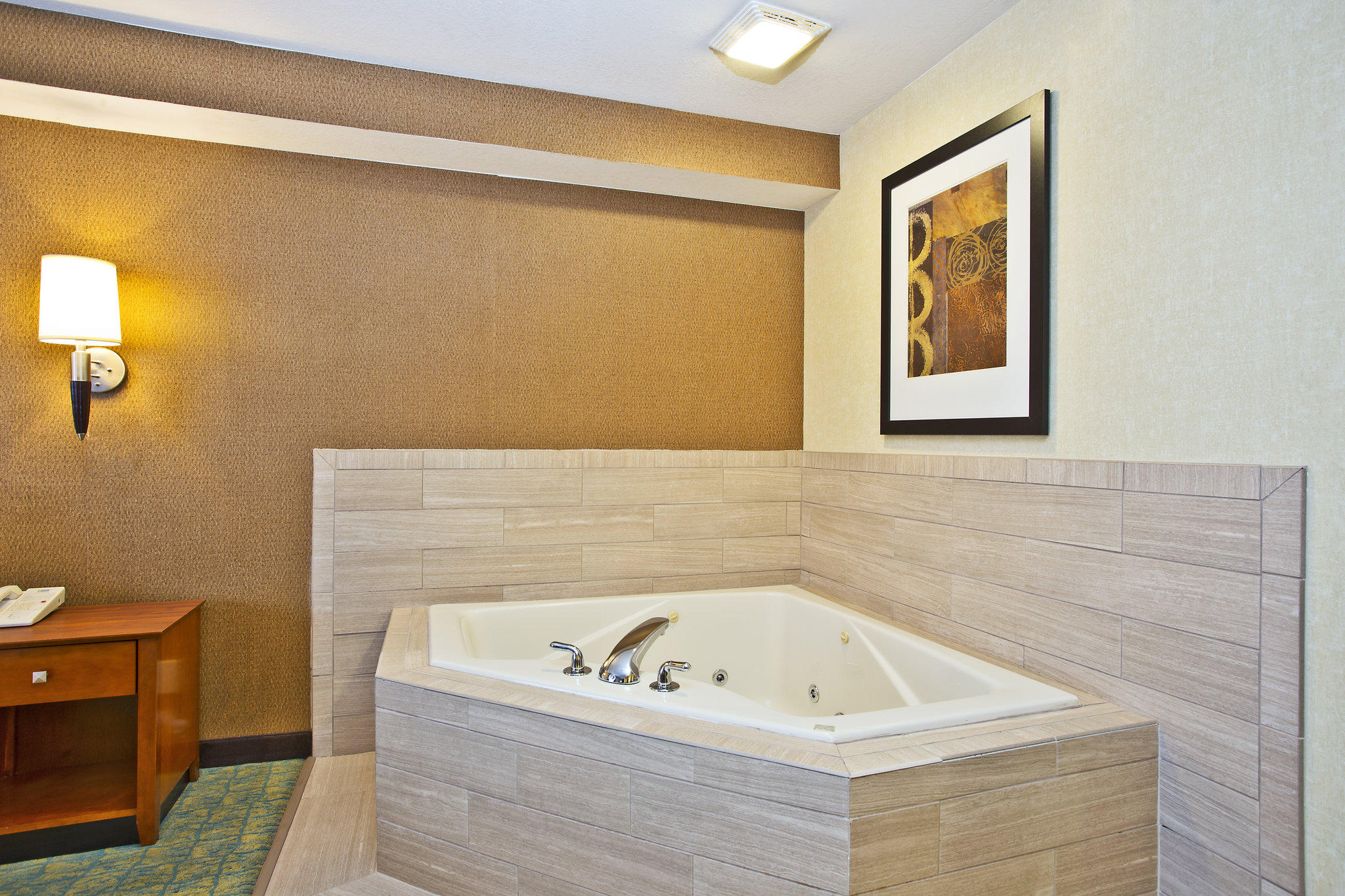 Holiday Inn Express & Suites Wabash by IHG Image